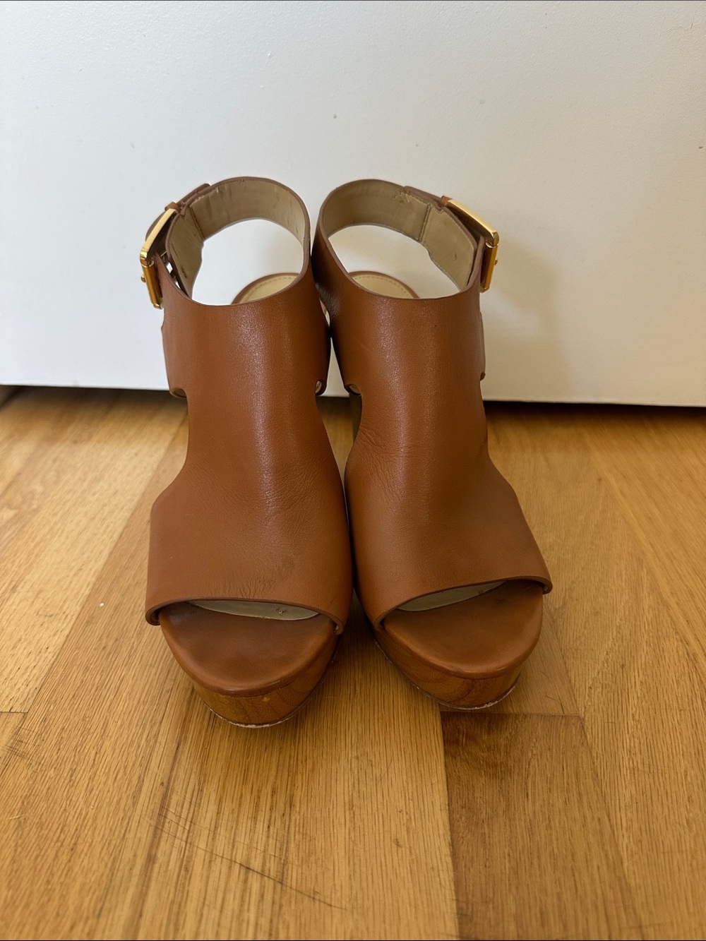 Michael Kors Tan Leather Wedge Sandals with Gold Buckle - Picture 4 of 4